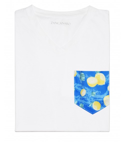 Franela blanca con bolsillo estampado de limones azul y amarillo italia