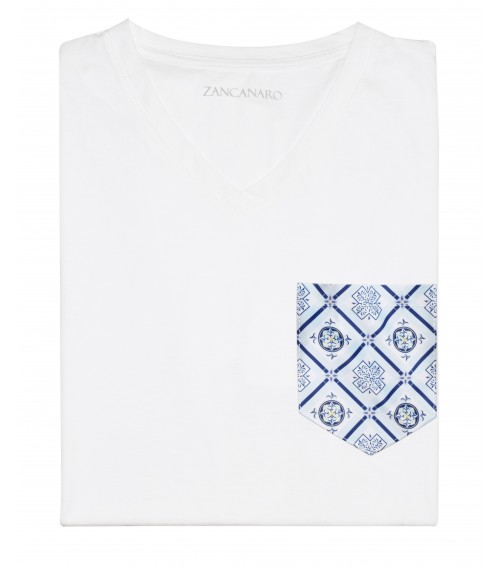 Franela blanca con bolsillo inspiracion italia mosaico azul