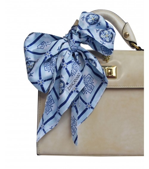 Pañoleta  de diseñador estampado mosaico para muñeca cartera o cuello 